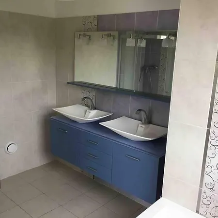 Gite De La Poupardiere, Maison De Campagne En Bordure De Riviere - 2 Nuits Minimum 度假居