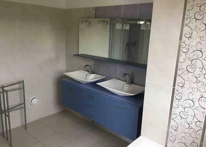 Gite De La Poupardiere, Maison De Campagne En Bordure De Riviere - 2 Nuits Minimum 別荘