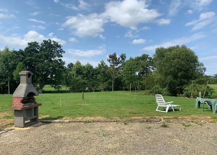 別荘 Gite De La Poupardiere, Maison De Campagne En Bordure De Riviere - 2 Nuits Minimum