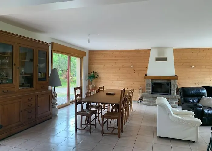 Gite De La Poupardiere, Maison De Campagne En Bordure De Riviere - 2 Nuits Minimum