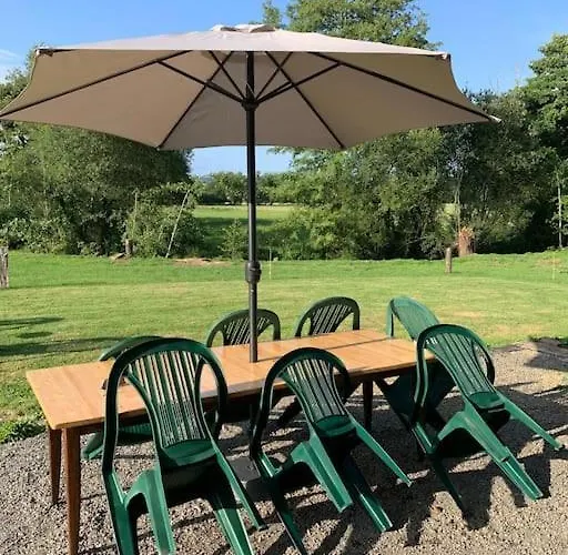 別荘 Gite De La Poupardiere, Maison De Campagne En Bordure De Riviere - 2 Nuits Minimum