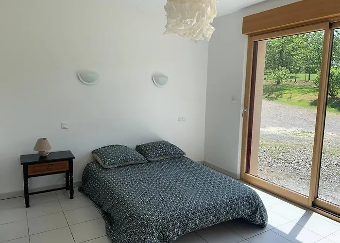 別荘 Gite De La Poupardiere, Maison De Campagne En Bordure De Riviere - 2 Nuits Minimum *